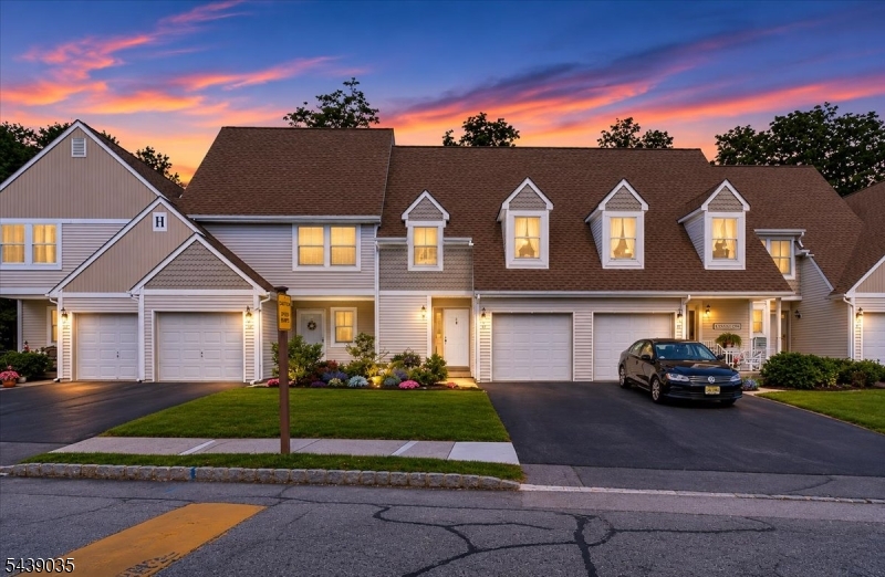 17 Heritage Lane Hamburg NJ 07419