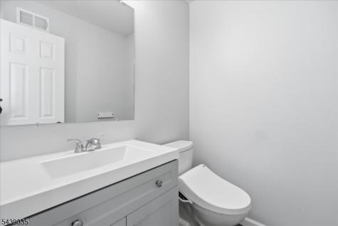 17 Heritage Lane Hamburg NJ 07419