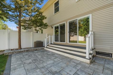 17 Heritage Lane Hamburg NJ 07419