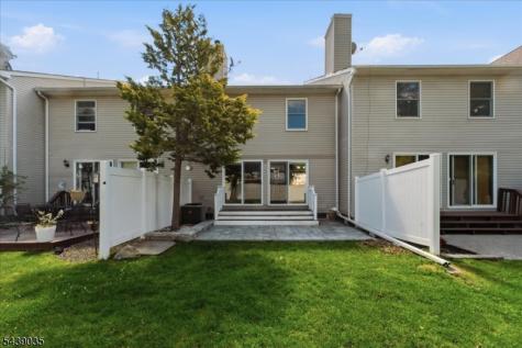 17 Heritage Lane Hamburg NJ 07419