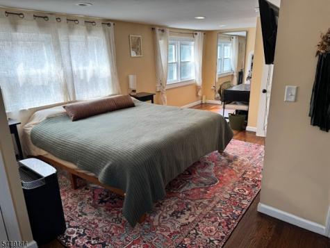 34 Eisenhower Spotswood NJ 08884