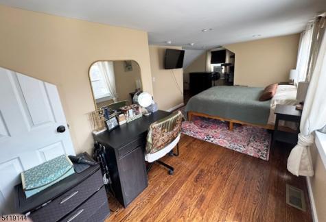 34 Eisenhower Spotswood NJ 08884