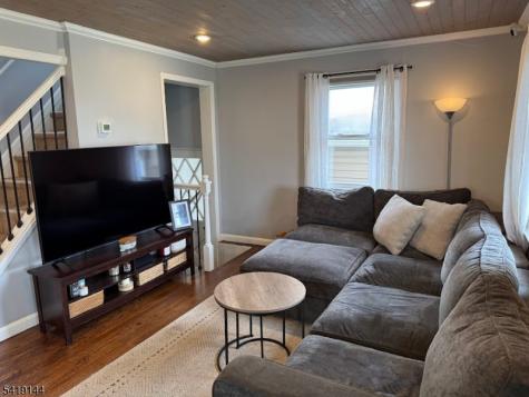 34 Eisenhower Spotswood NJ 08884