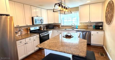 34 Eisenhower Spotswood NJ 08884