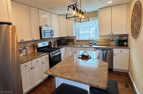 34 Eisenhower Spotswood NJ 08884