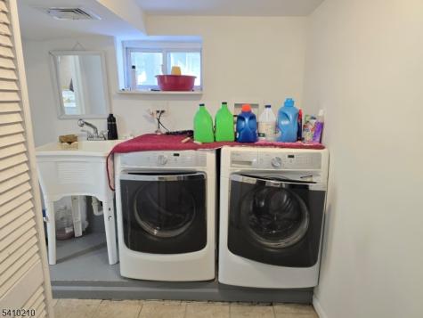 725 Schuyler Avenue Lyndhurst NJ 07071