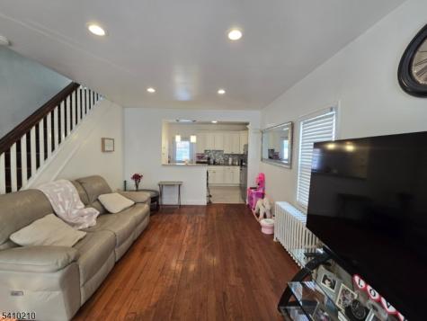 725 Schuyler Avenue Lyndhurst NJ 07071