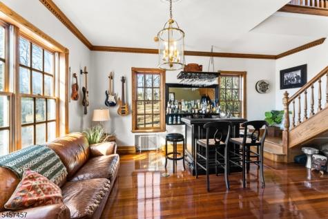 1 Hillview Drive Tewksbury NJ 07830