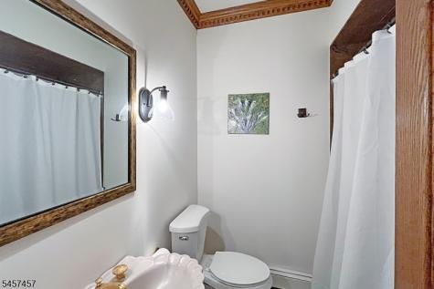 1 Hillview Drive Tewksbury NJ 07830