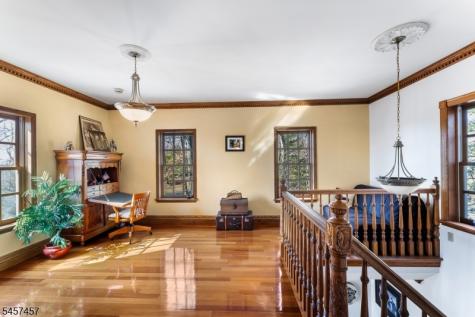 1 Hillview Drive Tewksbury NJ 07830