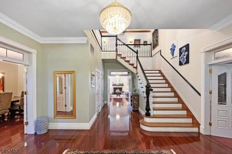 1 Hillview Drive Tewksbury NJ 07830