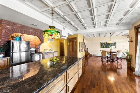 1 Hillview Drive Tewksbury NJ 07830