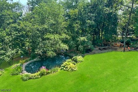1 Hillview Drive Tewksbury NJ 07830