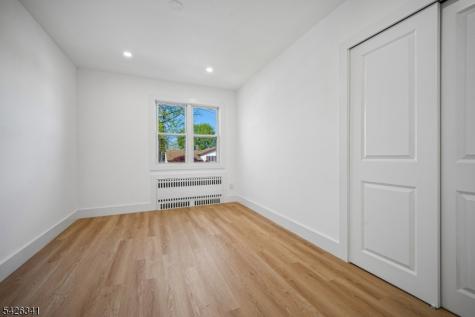 27 Mountainview Drive Clifton NJ 07013