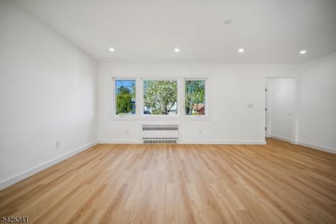 27 Mountainview Drive Clifton NJ 07013