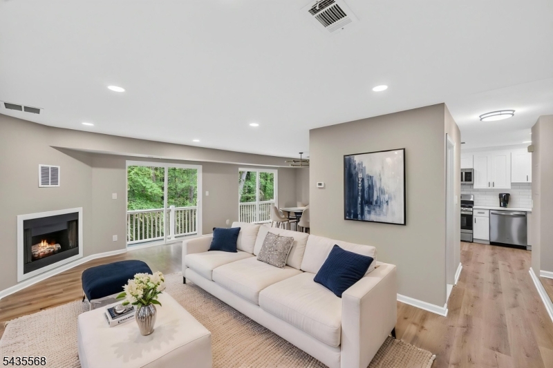 32 Woods Edge Drive Roxbury NJ 07876