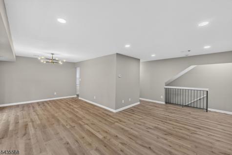 32 Woods Edge Drive Roxbury NJ 07876