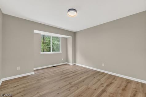 32 Woods Edge Drive Roxbury NJ 07876