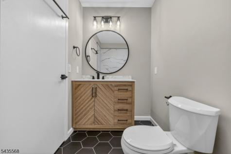 32 Woods Edge Drive Roxbury NJ 07876
