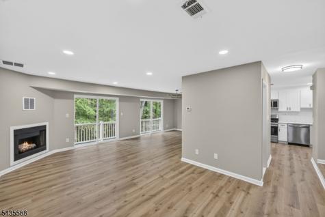 32 Woods Edge Drive Roxbury NJ 07876