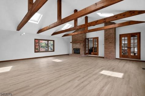 1 Mountain View Court Clinton NJ 08833