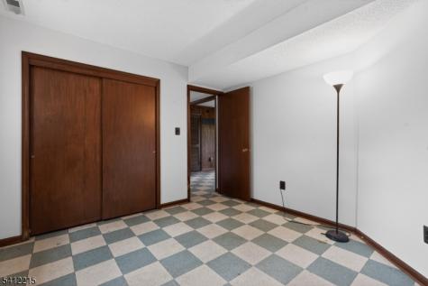 1 Mountain View Court Clinton NJ 08833