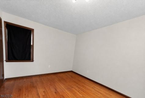 1 Mountain View Court Clinton NJ 08833