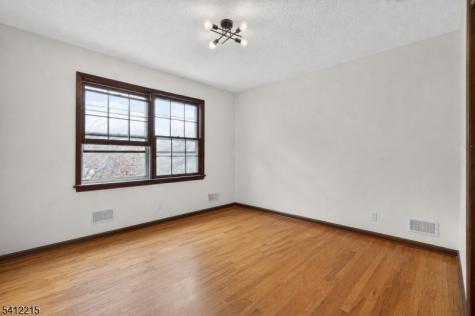1 Mountain View Court Clinton NJ 08833