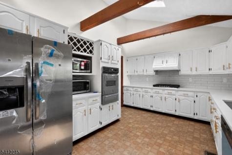 1 Mountain View Court Clinton NJ 08833