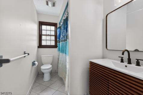 1 Mountain View Court Clinton NJ 08833