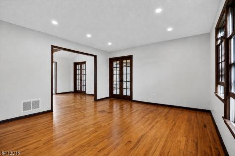 1 Mountain View Court Clinton NJ 08833