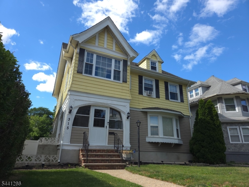 315 E 3rd Avenue Roselle NJ 07203