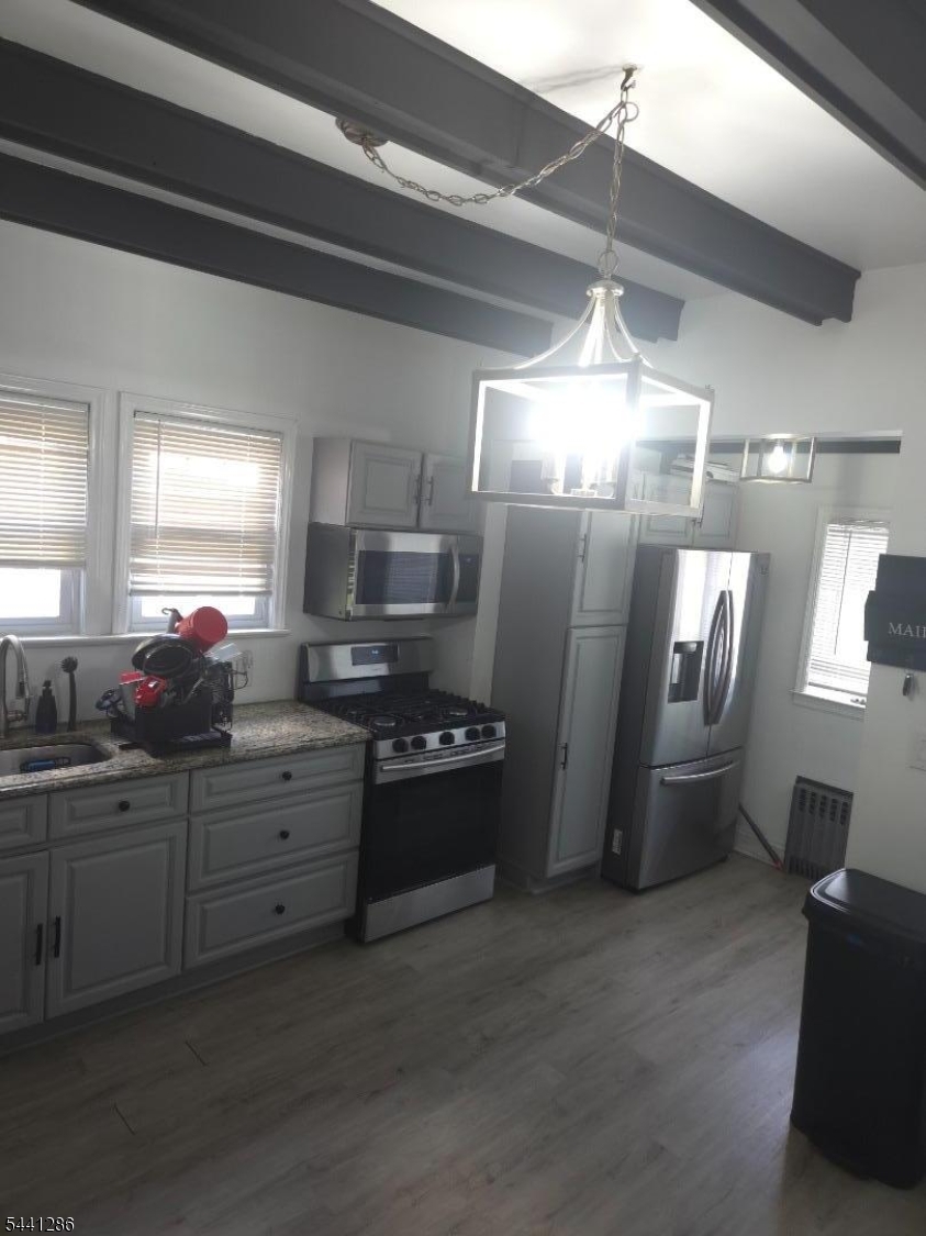 315 E 3rd Avenue Roselle NJ 07203