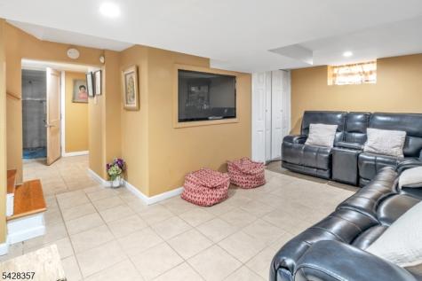 721 Sheridan Avenue Roselle NJ 07203