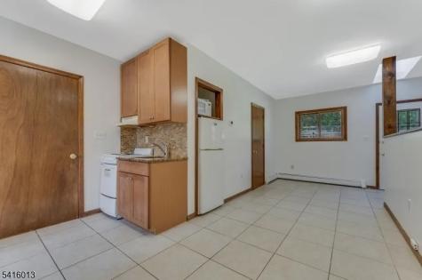918 RT523 Readington NJ 08822