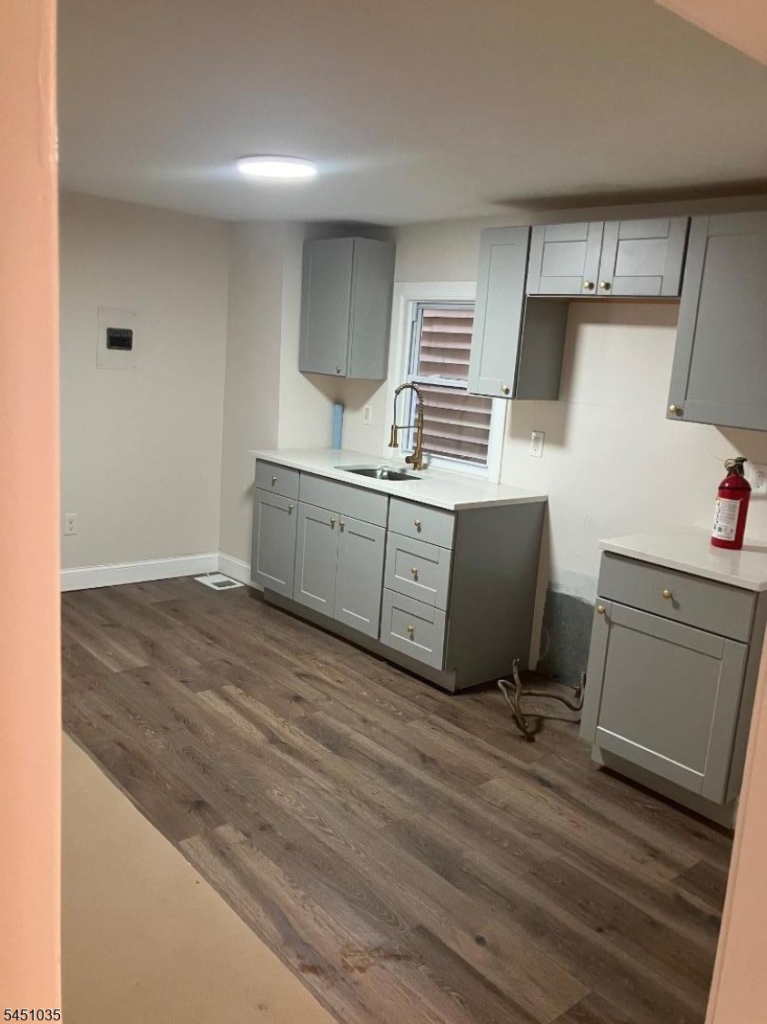 273 S 18th Street Newark NJ 07103