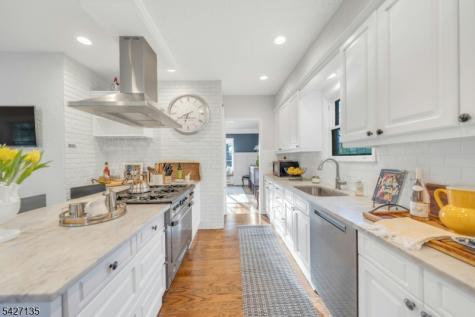 37 Afterglow Avenue Verona NJ 07044