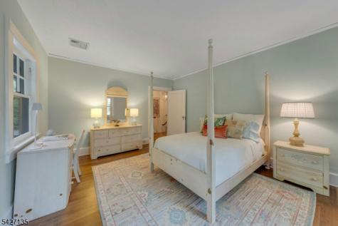 37 Afterglow Avenue Verona NJ 07044