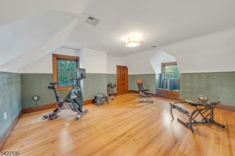 37 Afterglow Avenue Verona NJ 07044