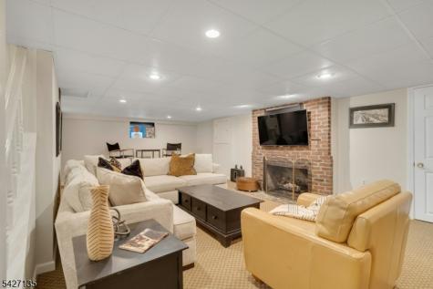 37 Afterglow Avenue Verona NJ 07044