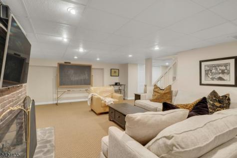 37 Afterglow Avenue Verona NJ 07044