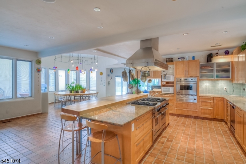12 Chelsea Drive Livingston NJ 07039