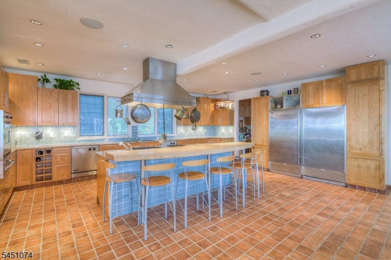 12 Chelsea Drive Livingston NJ 07039
