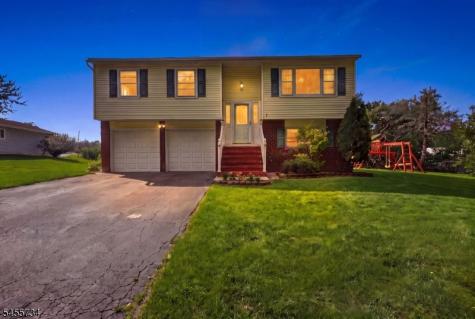 14 Harwich Road Lopatcong NJ 08865