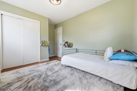 14 Harwich Road Lopatcong NJ 08865