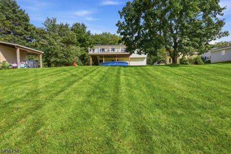 14 Harwich Road Lopatcong NJ 08865