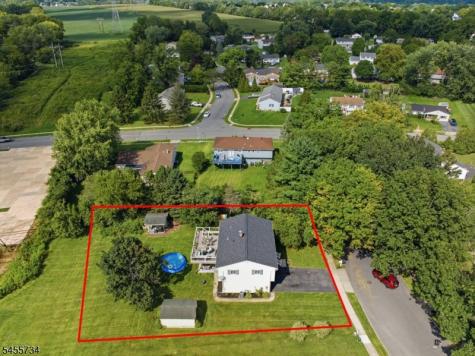 14 Harwich Road Lopatcong NJ 08865