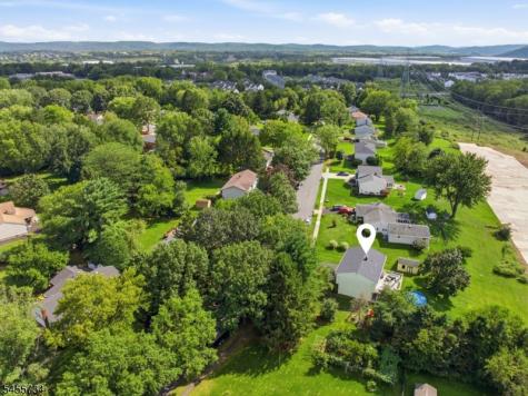 14 Harwich Road Lopatcong NJ 08865