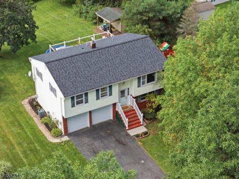 14 Harwich Road Lopatcong NJ 08865