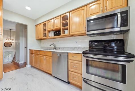 14 Harwich Road Lopatcong NJ 08865